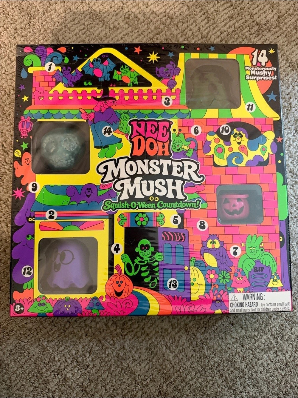 Schylling- Nee Doh Monster Mash Squish-O-Ween Countdown 14 Mystery Squishies Boa